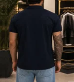 پولوشرت مردانه پلاک دار Prada Milano رنگ سرمه ای - تصویر 2